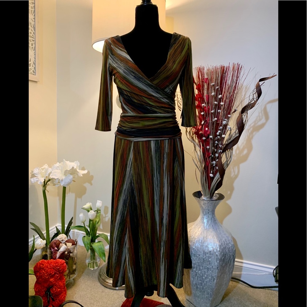 NWT Kenneth Cole V-Neck 3/4 Sleeve Dress